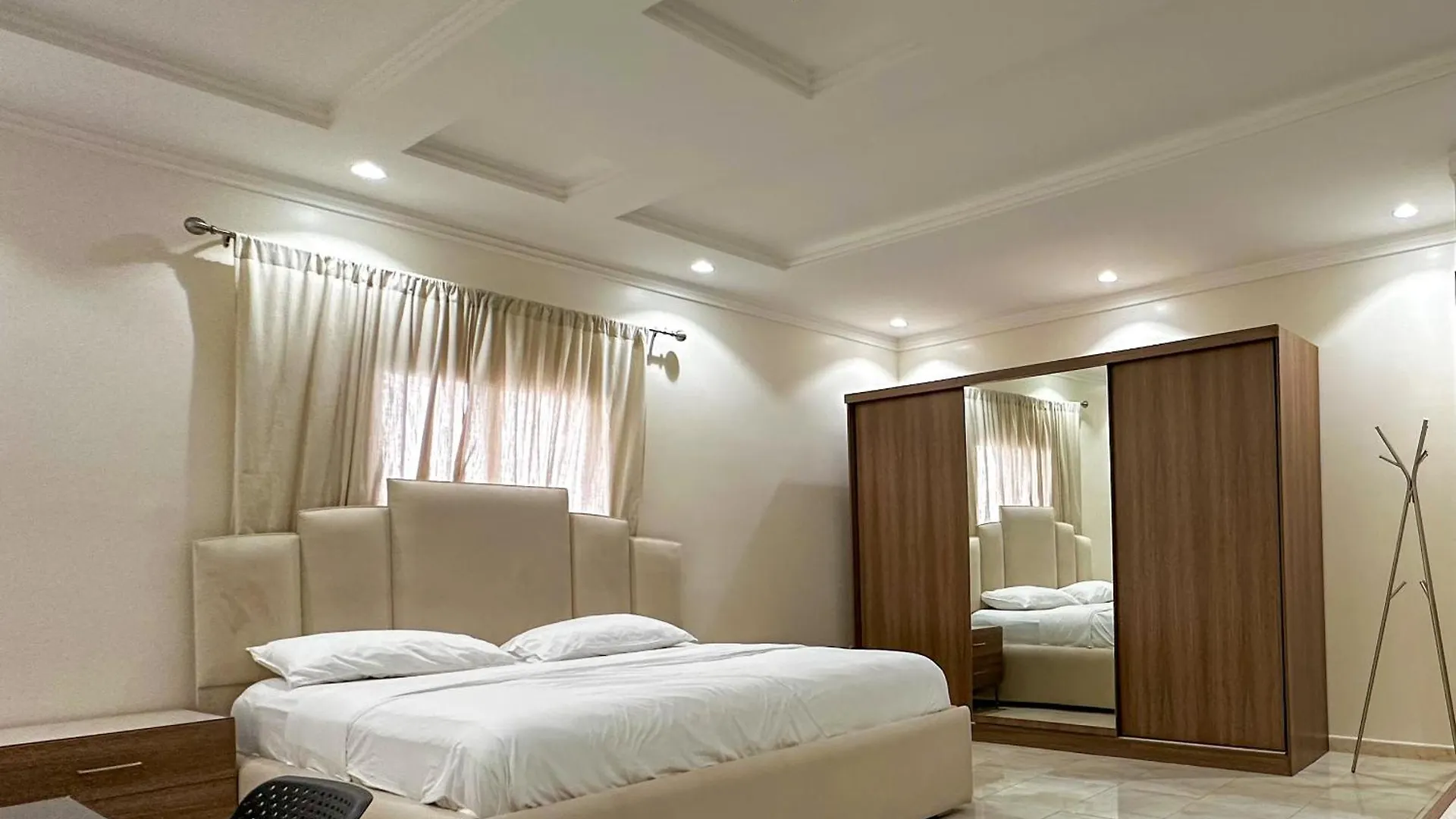 Apartment Spacious 3-Bedroom Retreat In Batha Quraish Mecca