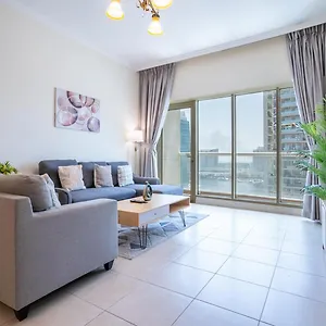 https://rh-prime-location-spacious-2br-walk-to-mall.hotel-dubai.com
